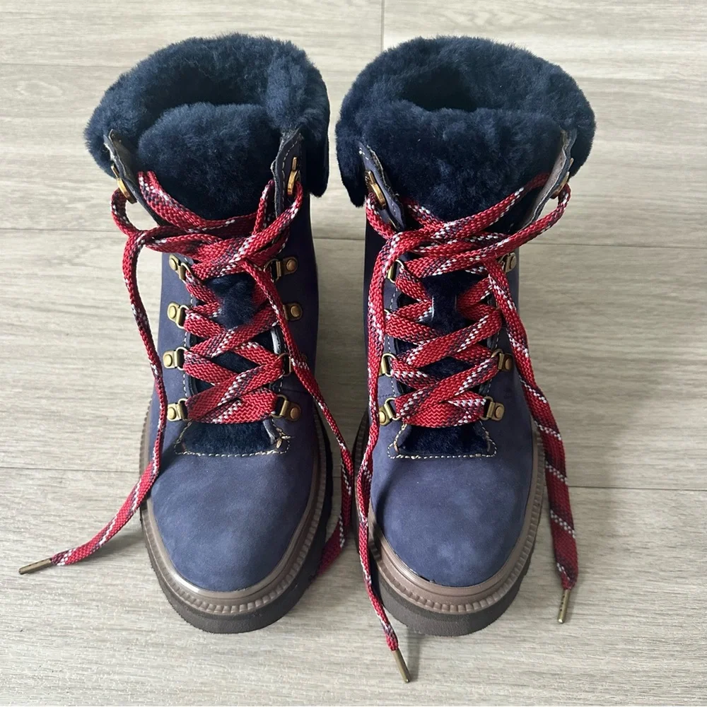 Bionica navy blue suede and shearling trim boots 6.5 - Picture 2 of 5